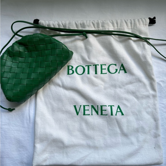 Authentic Bottega Veneta Small Pouch in green - Picture 11 of 12
